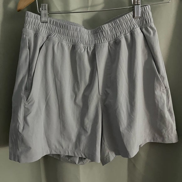 lululemon pace breaker shorts - Picture 1 of 6